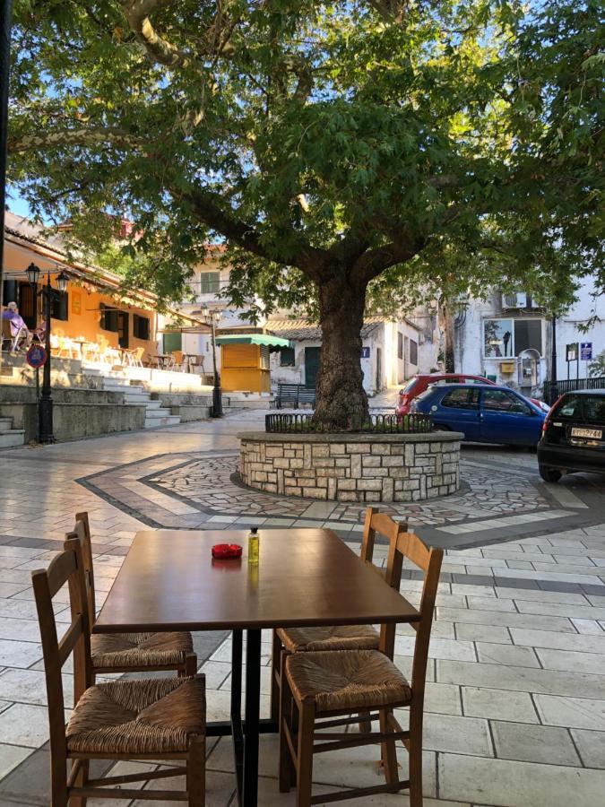 La Maisonette House In The Heart Of Liapades Close To Rovinia Beach & Paleokastritsa Екстериор снимка