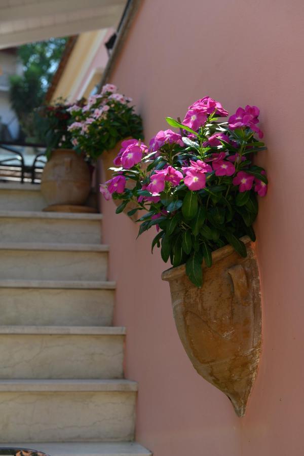La Maisonette House In The Heart Of Liapades Close To Rovinia Beach & Paleokastritsa Екстериор снимка